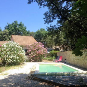 Villa charmante à Arpaillargues-et-Aureillac avec piscine privée
